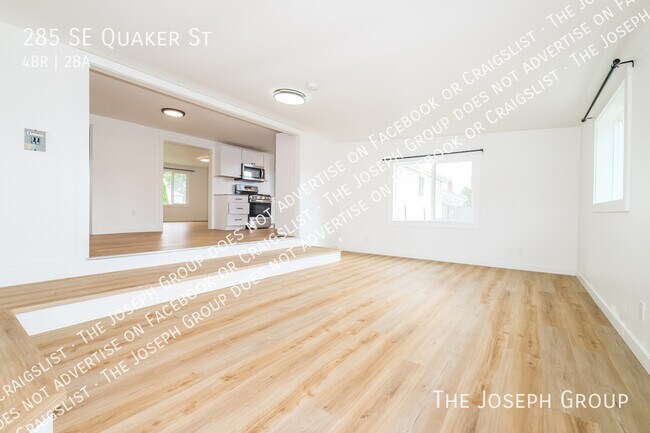 Building Photo - 285 SE Quaker St