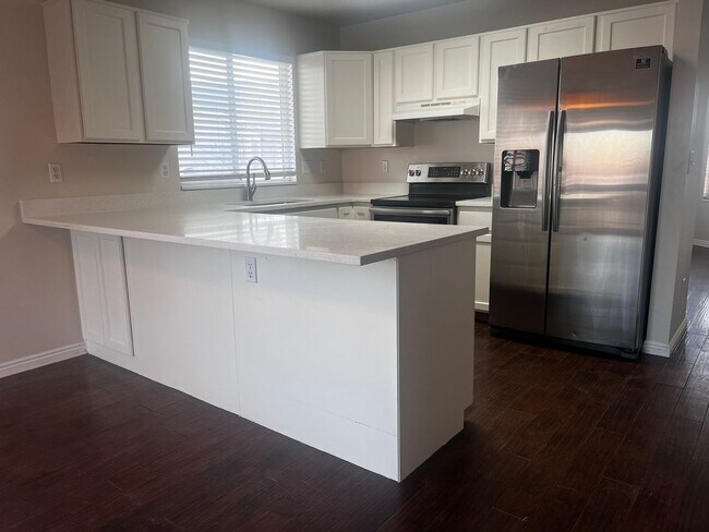 Building Photo - Beautiful Home in West Valley