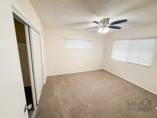 Building Photo - Homes Management - 2 Bed, 1.5 Bath Duplex ...