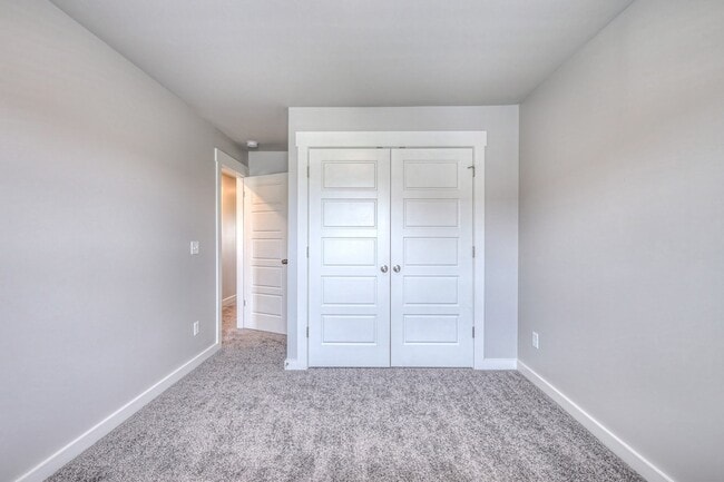 Building Photo - 531 Swanholme Dr