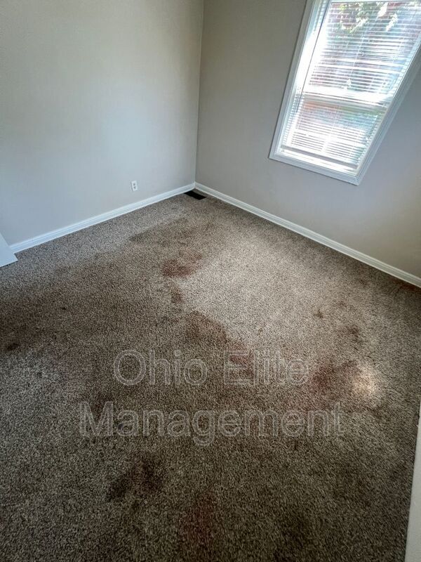 Building Photo - 397 S Chase Ave
