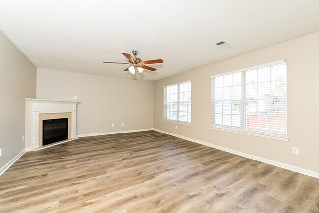 Building Photo - 313 Sarasota Ln