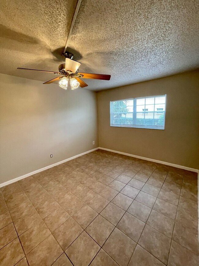 Building Photo - 1664 Sunny Brook Ln