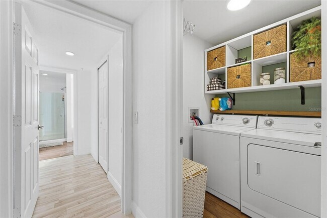 Building Photo - 13838 Fairway Island Dr