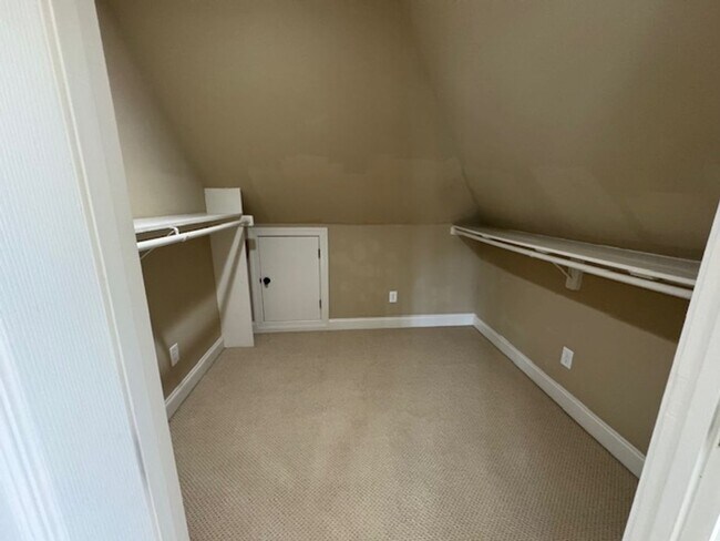 Building Photo - Eagle Ridge Golf Club!