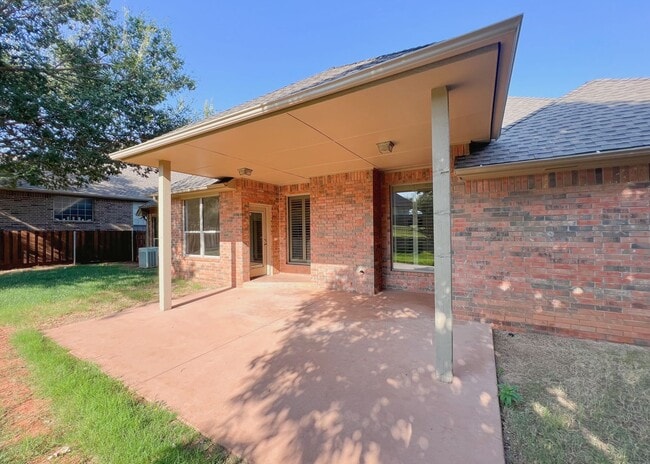 Building Photo - 3 Bed + Study in The Greens