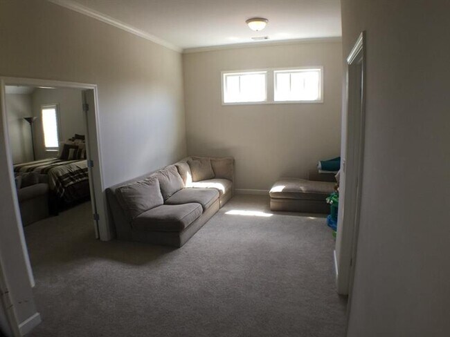 Building Photo - 2104 McFarlin Ln