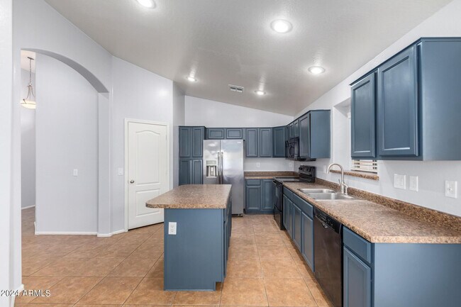 Building Photo - 45127 W Jack Rabbit Trail