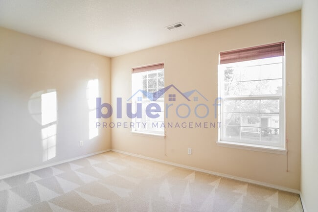 Building Photo - 16786 NW Oak Creek Dr