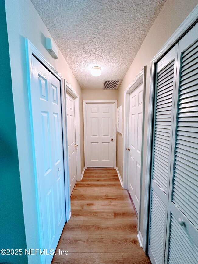 Building Photo - 197 Jardin De Mer Pl