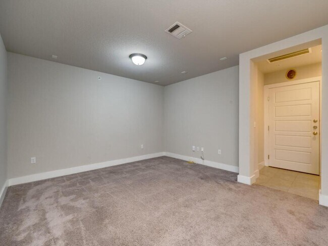 Building Photo - 305 Bridgeford Dr