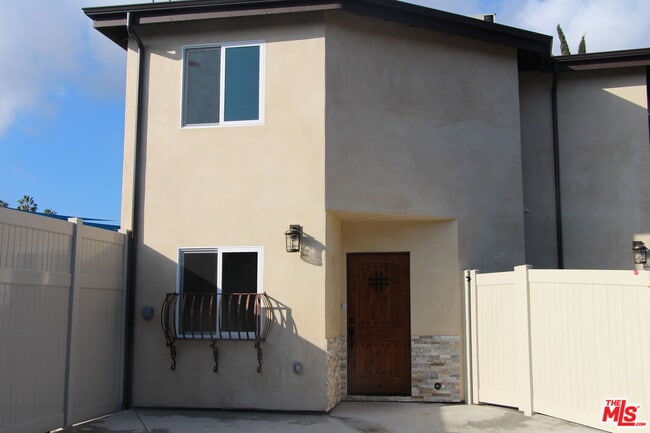 Building Photo - 15431 Huston St