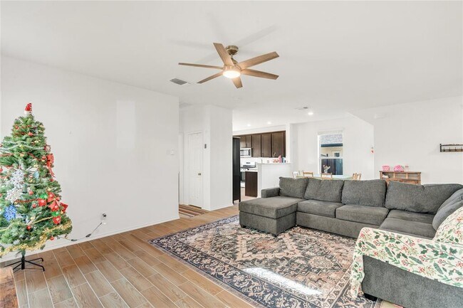 Building Photo - 308 Singing Dove Wy