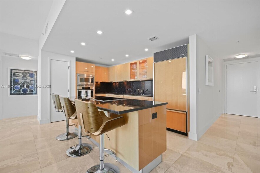 Building Photo - 6899 Collins Ave