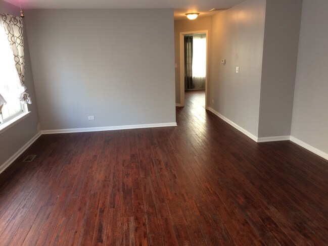 family room view 2 - 4642 Magnolia Ln