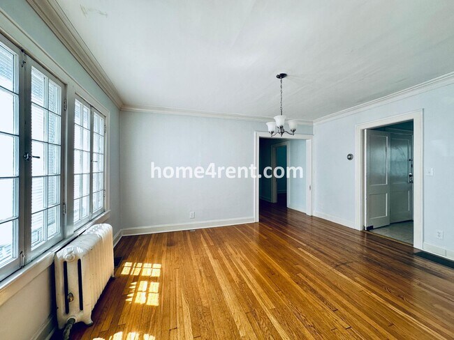 Building Photo - First Level Condo, Just Off the Plaza with...