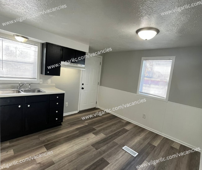 Building Photo - 11-11 McKinley Ave