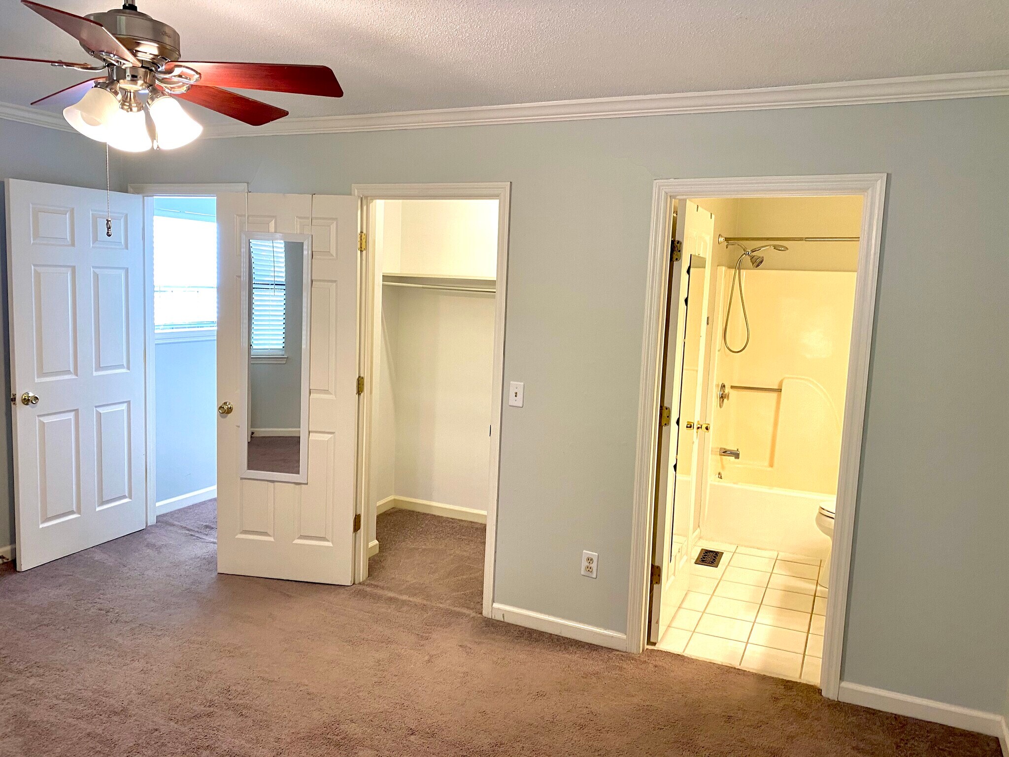 Bedroom 2- closet & bathroom - 816 Oak St