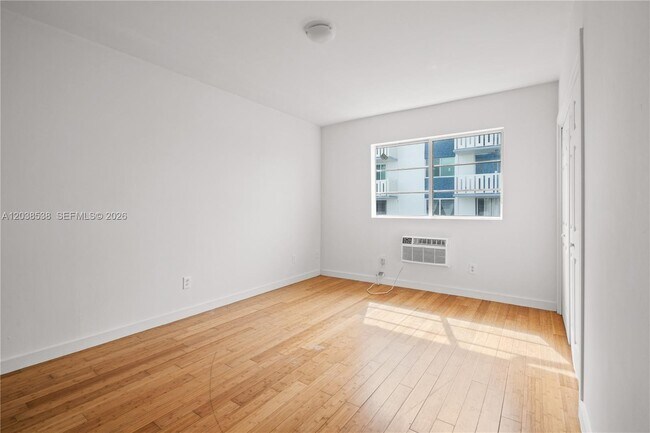 Building Photo - 7950 Tatum Waterway Dr