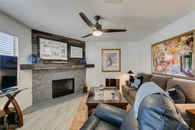 Building Photo - 1005 Sulphur Springs Ln