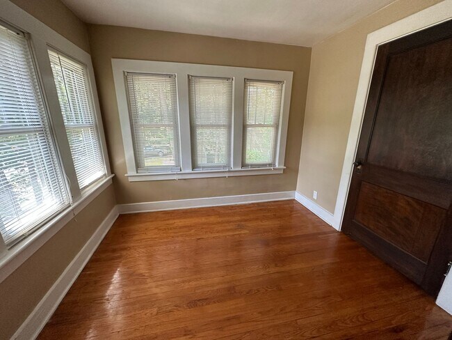 Building Photo - Fourth St 1707