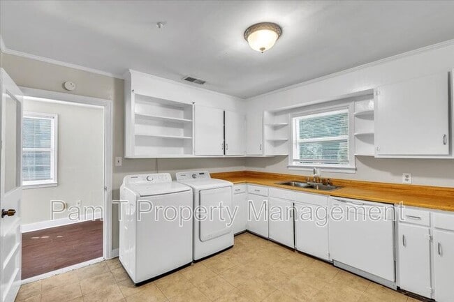 Building Photo - 1408 E 49th St