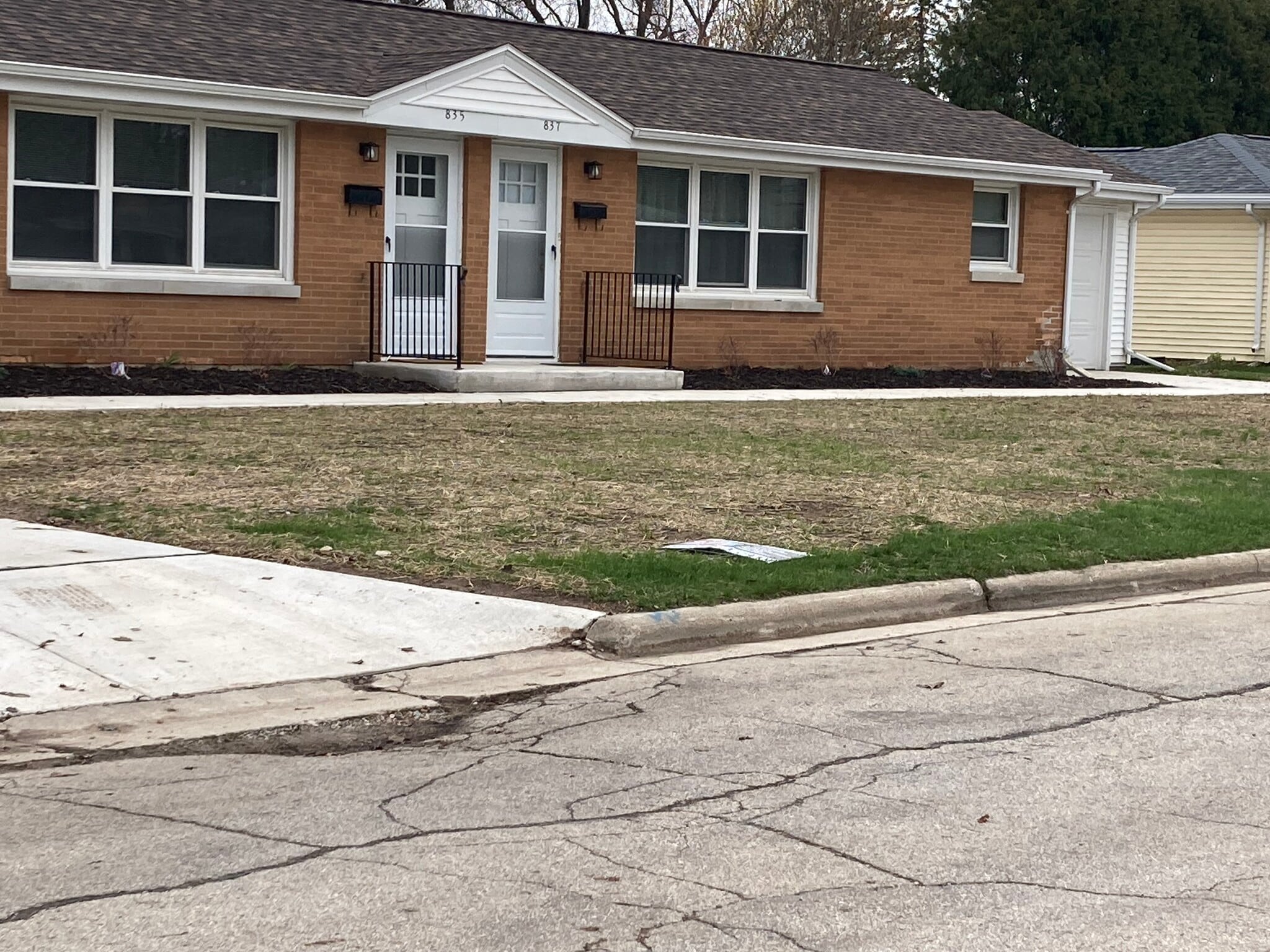 Building Photo - 835 Neufeld St