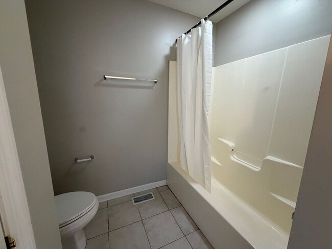 Building Photo - 1477 N. Donahue, Unit 3901