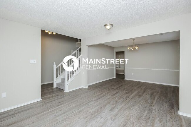 Building Photo - 4 Bedroom Pet-Friendly Home in Grand Prairie, TX with Main Street Renewal