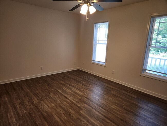 Building Photo - Blackstone- 4 Bed 2 Bath Cape Style Home