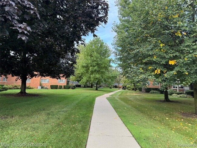 Building Photo - 1245 Derby Rd