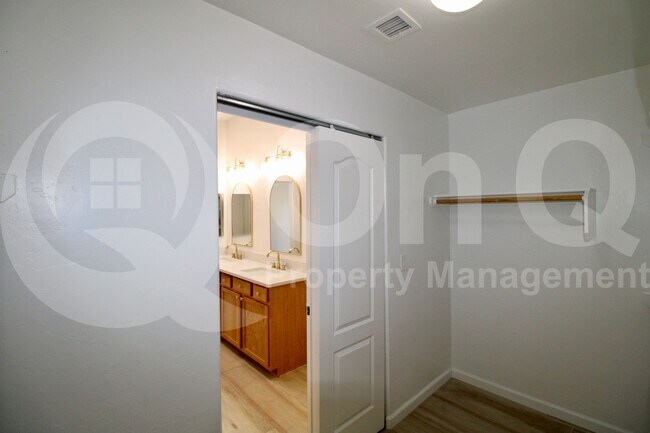 Building Photo - 2353 E Calle Sierra Del Manantial