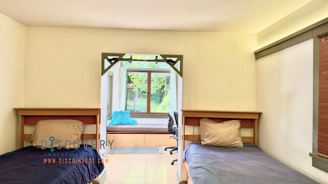 Building Photo - Charming Custom Retreat in Prime Berkeley ...