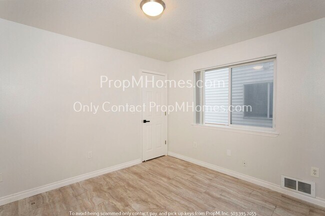 Building Photo - One Bedroom in Argay Terrace - Price Reduc...