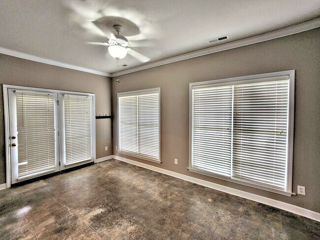 Building Photo - HOUSE FOR RENT - DECATUR