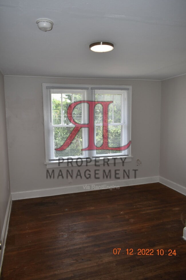Building Photo - 765 E Deshler Ave