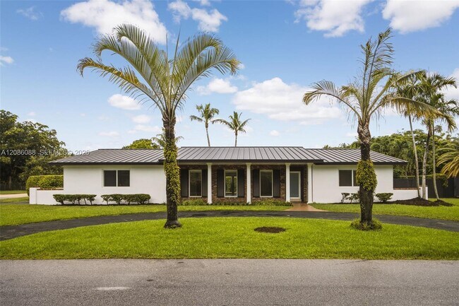 Building Photo - 13240 SW 70th Ave