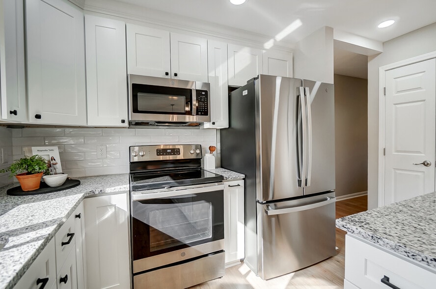 Building Photo - 271 Albright Dr