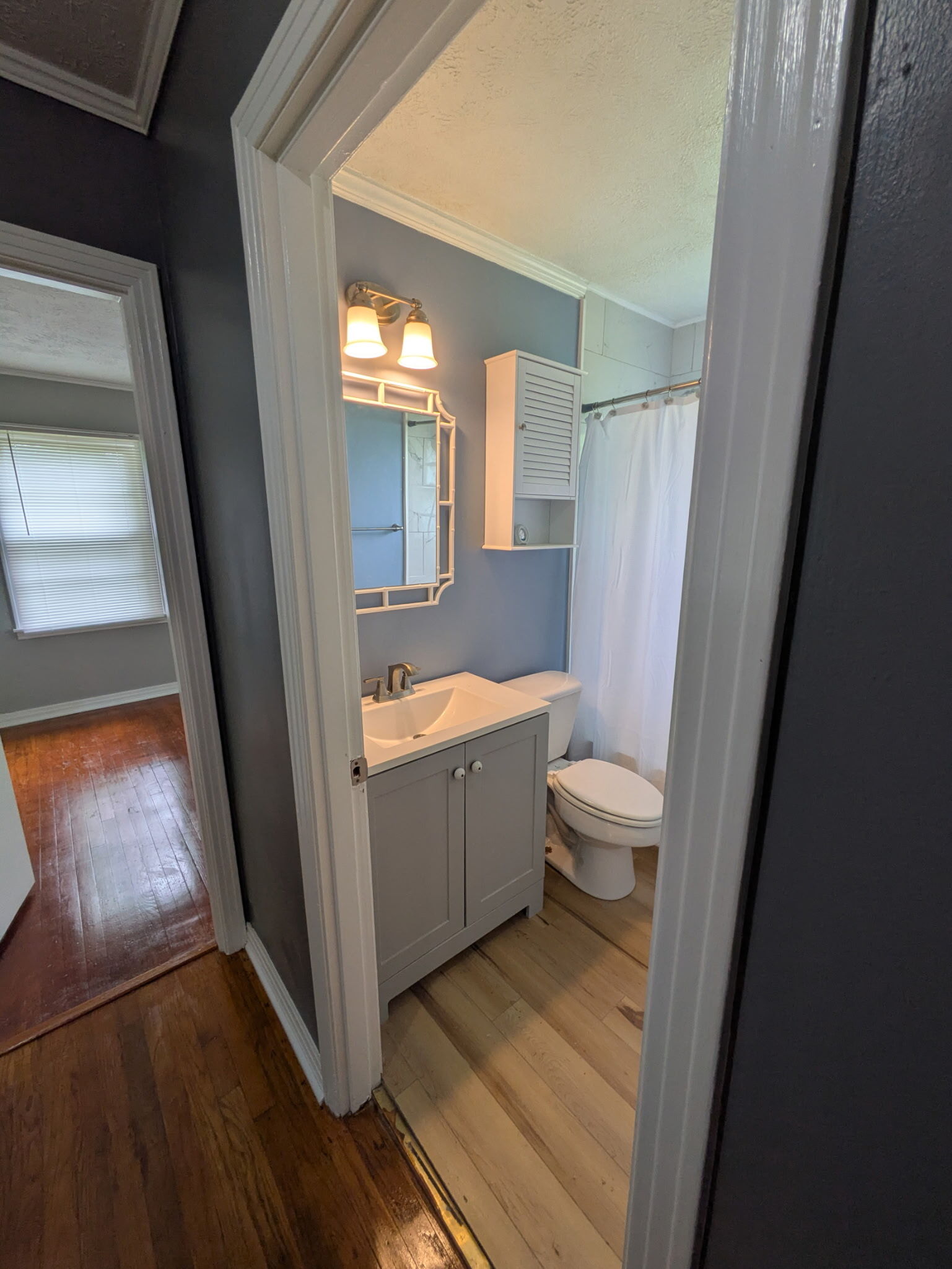 Bathroom - 162 W Thomas Dr