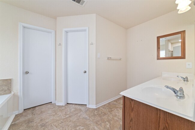 Building Photo - 3307 Upland Spring Trace