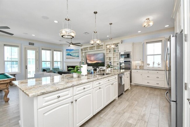 Building Photo - 3803 Neptune