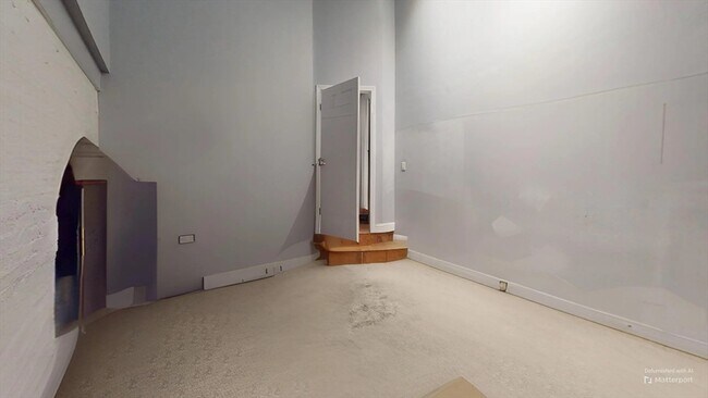 Building Photo - 330 1/2 E St