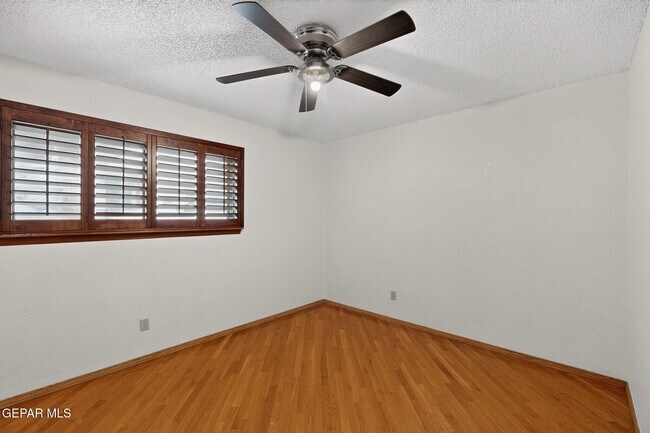 Building Photo - 4536 R L Shoemaker Dr