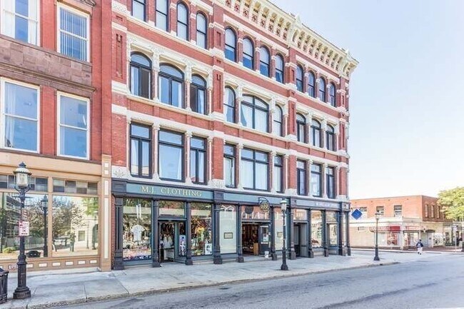 Building Photo - 219 Central St