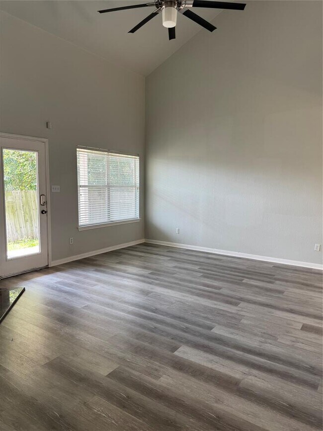Building Photo - 2306 Brookhollow Terrace