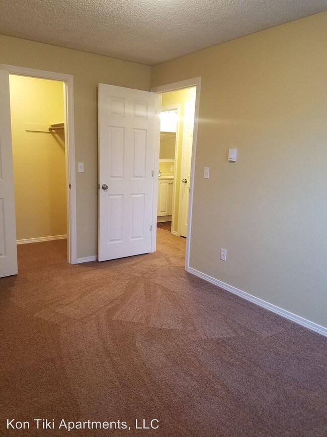 Building Photo - 5013 6th Ave