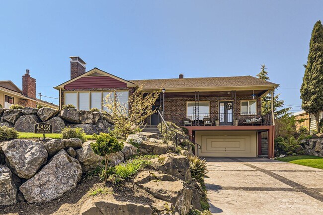 Building Photo - 4828 Delaware Ave