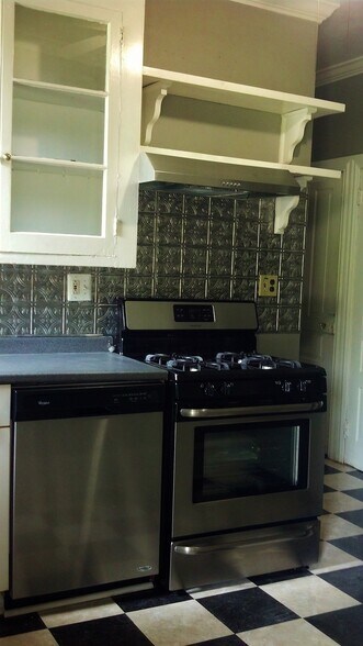 Building Photo - 37A Maple Ave