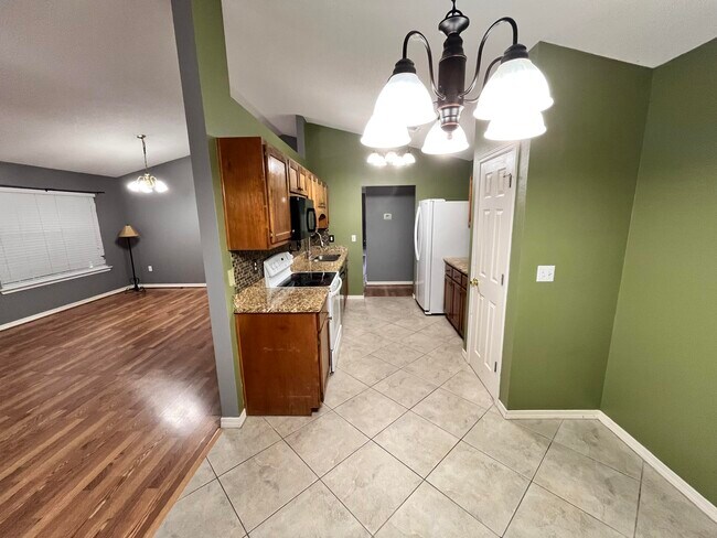 Building Photo - 431 Pristine Water Ln
