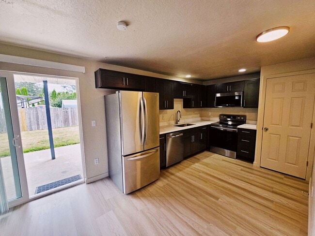 Building Photo - Newly Remodeled Two Bed One Bath Unit in the Heart of Sultan